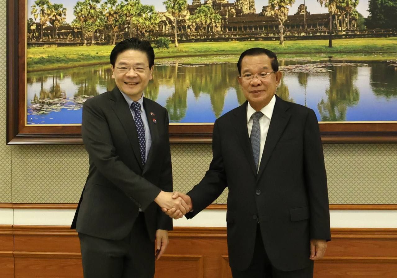 Samdech Techo Hun Sen Holds Talks with Singapore Prime Minister at the Senate Building