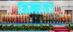 Dr. Eang Sophalleth, Minister of Environment, invites His Excellency Mr. Hun Manet, Prime Minister of the Kingdom of Cambodia